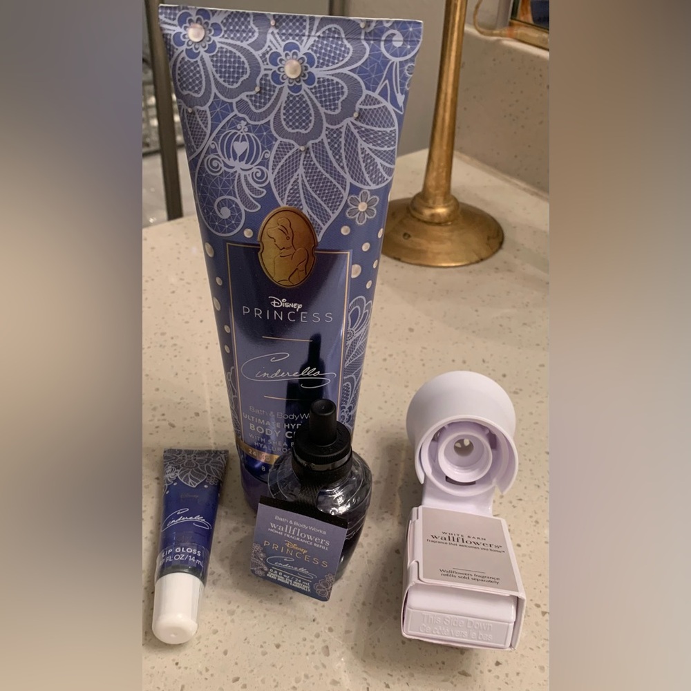 Disney Princess Enchanted Body Lotion, lip gloss, plug in, & refill by BBW - Picture 1 of 3